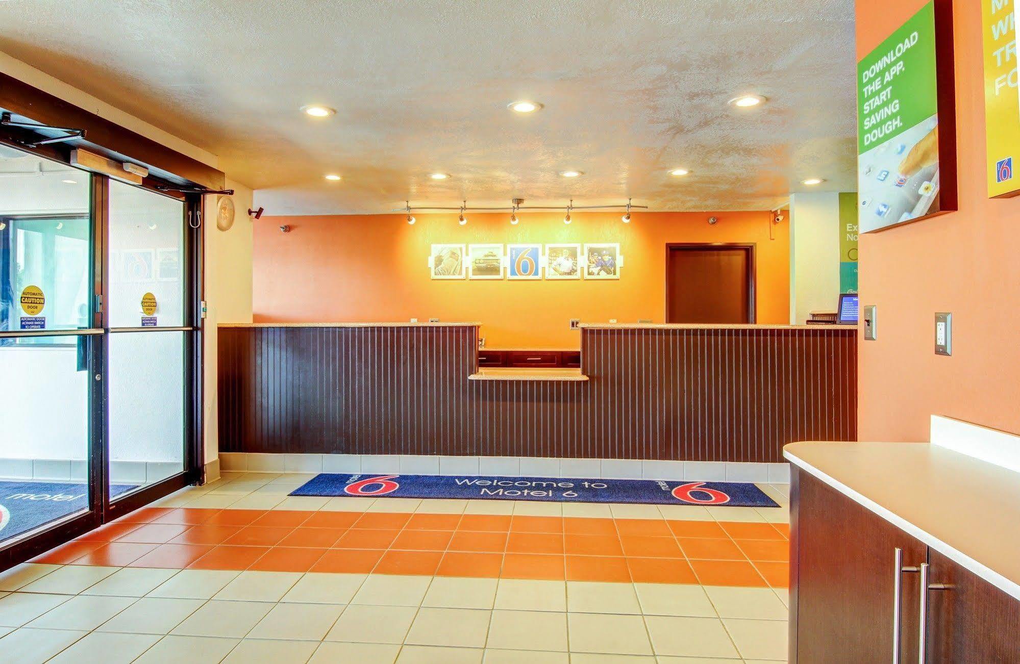 Motel 6-Columbia, MO - East Exterior foto